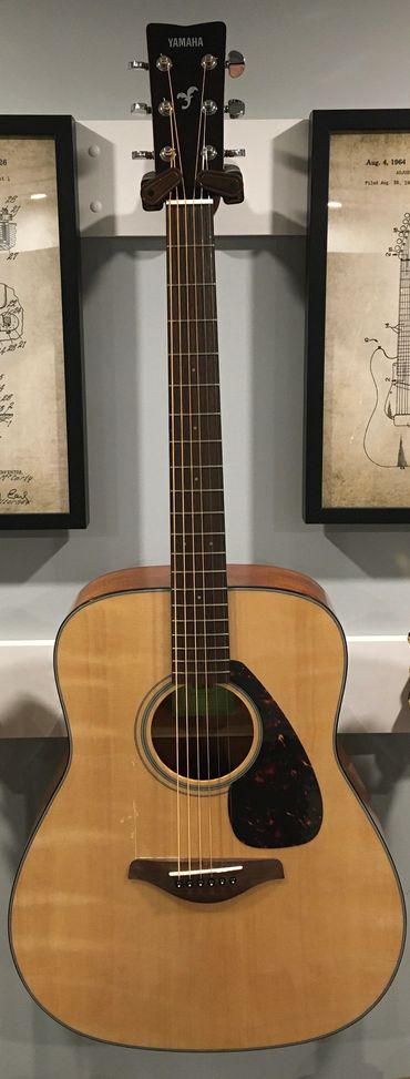 Yamaha FG-800