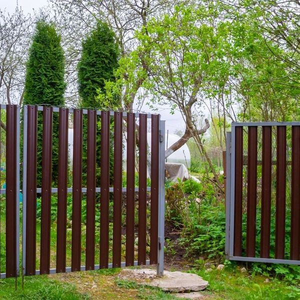 how to maintain your fences