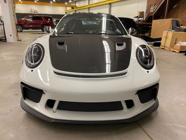 Porsche GT3 car wrap removal