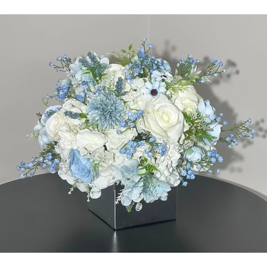 Mirror base arrangement.  Perfect for smaller or cocktail tables.