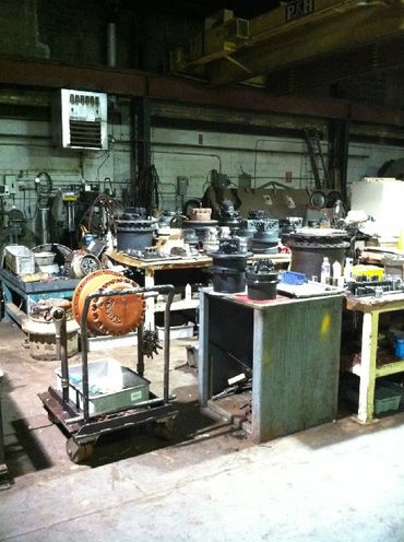 EXCAVATOR FINAL DRIVES REBUILD SHOP
EXCAVATOR TRAVEL MOTORS REBUILD SHOP
KOBELCO - CAT - DEERE
