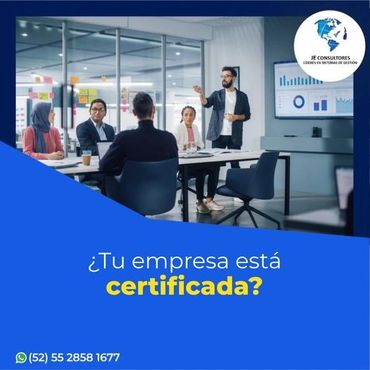 Reunión de trabajo sobre certificación empresarial.