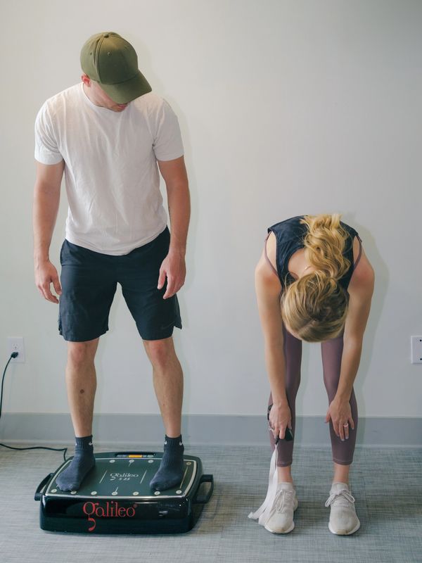 whole body vibration training session to improve strength and balance