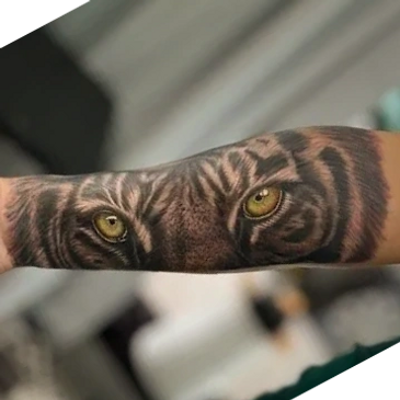 Tatuaje Realista a color de ojo de de Tigre