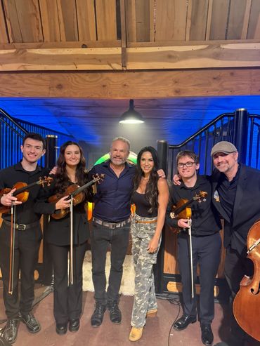 (Left to Right)
Rocco Greco, Tessa Dalton, John Ondrasik, Krista Marie, George Graefen, Dave Eggar