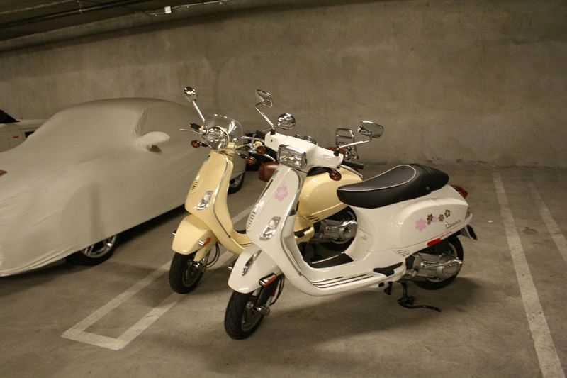 Vespa_newer_Bianco_2.jpg