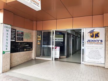 the entrance to the Carbow Arcade, Gosford, Thai Massage.