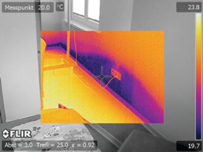 Picture in picture clearly shows the moisture damage location