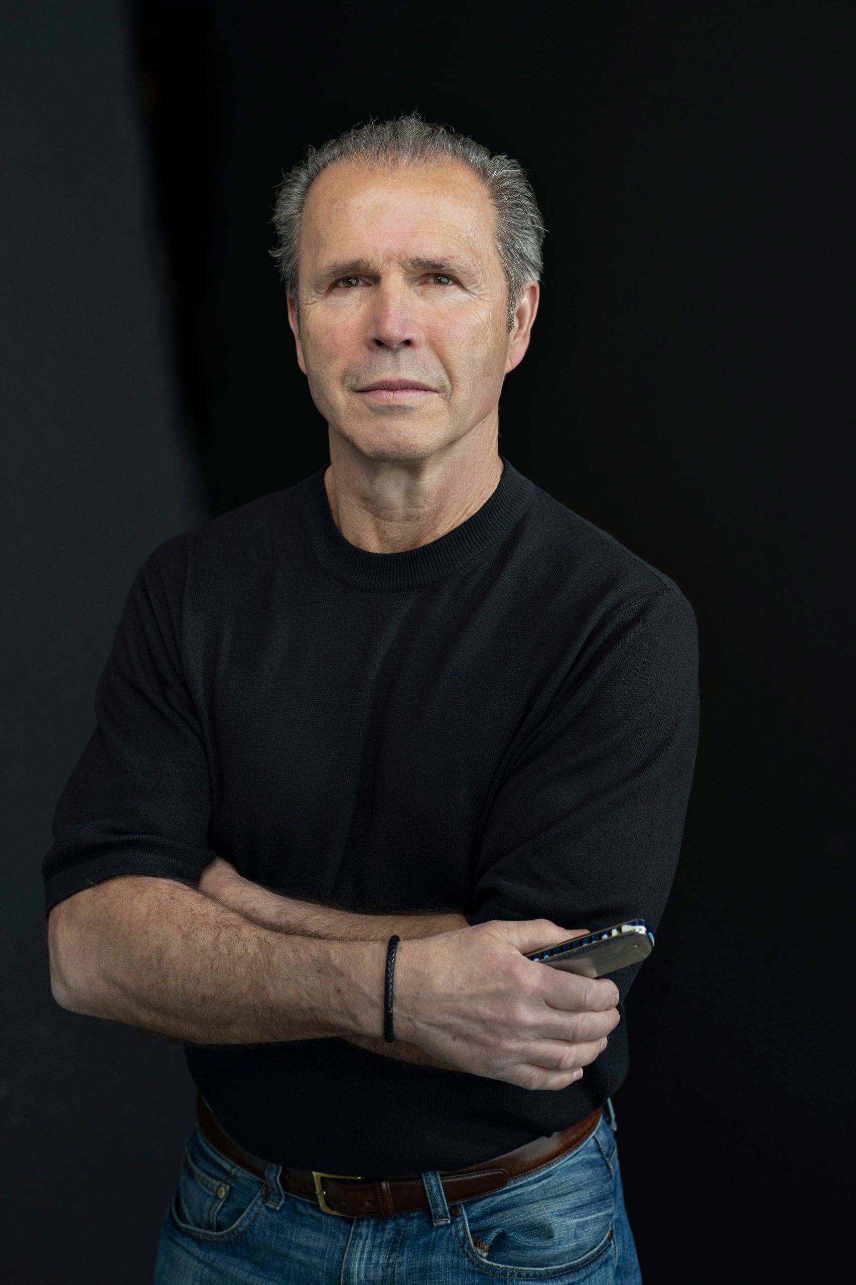 A man stand with front look in front