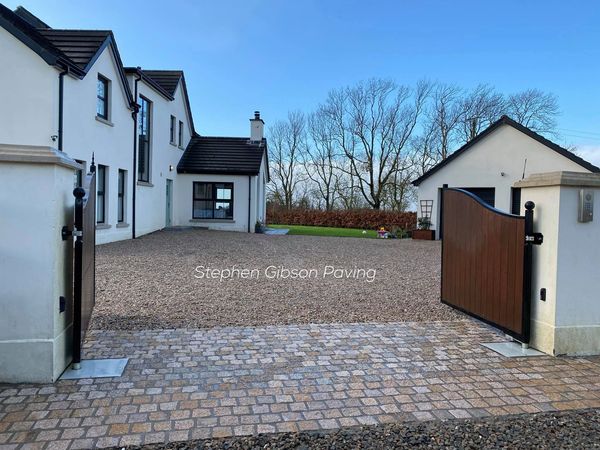 Gold Granite Cobbles with Hand Split Finish