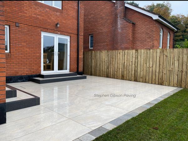 Barge Italian Porcelain Tile with Porcelain Cobble Border