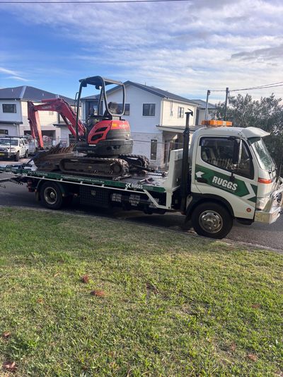 Ruggs Towing Service | Equipment & Machinery Transport Illawarra | Excavator on truck