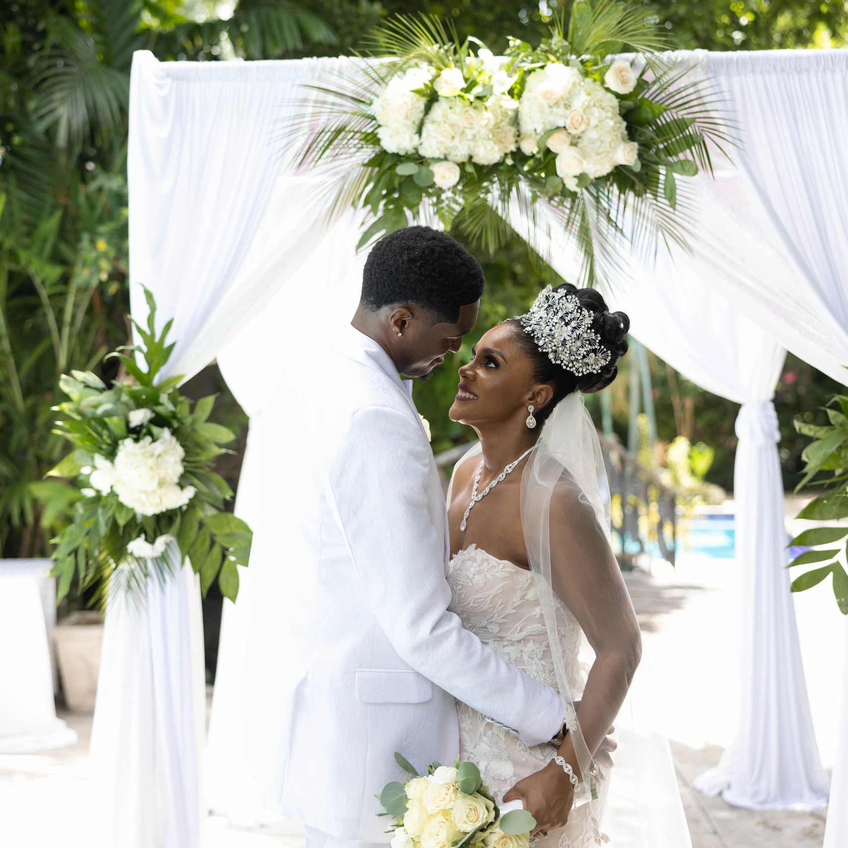 bahamian wedding couple