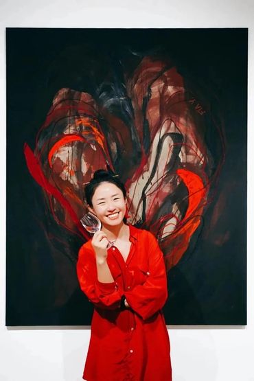 图为艺术家杨飞亚女士  Fía Yang