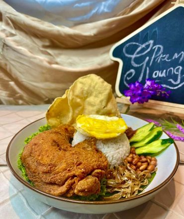 Nasi Lemak Fried Chicken