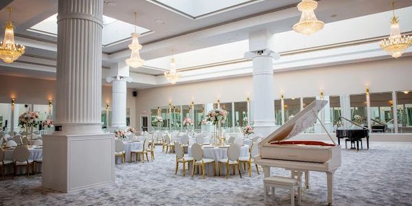 stunning venue with piano 2