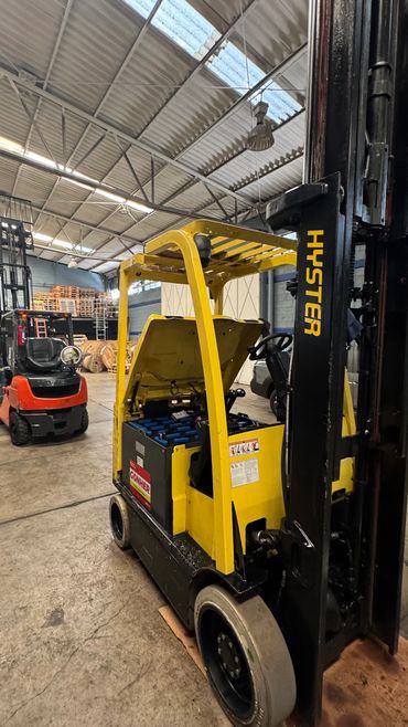 Montacargas eléctrico y de combustion