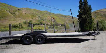 Diamond C Hauler with drive over fender