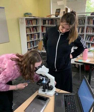 Arizona Jewish Academy Students science lab