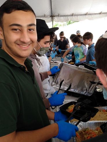 Arizona Jewish Academy Students performing good deeds