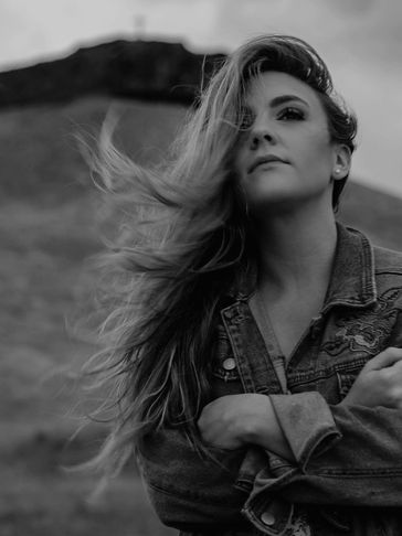 Photographer, Family Photos, Senior, Branding, Business, Creative, Photo Editing.