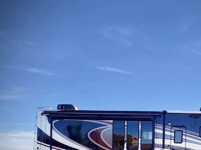 On location chicago photography and film support. Production Motorhome.