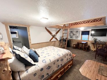 The Beach Cabin, sleeps 6 (3 queen beds).