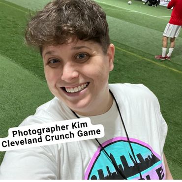 Photographer Kim wearing her Tri CLE shirt #tricleshirtsinthewild