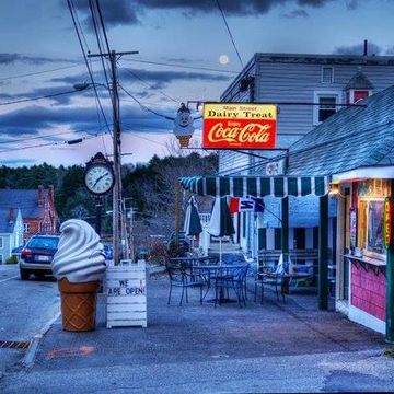 Main Street Dairy Treat Ice Cream, Richmond Maine, milkshakes, sundaes, cones, sweets