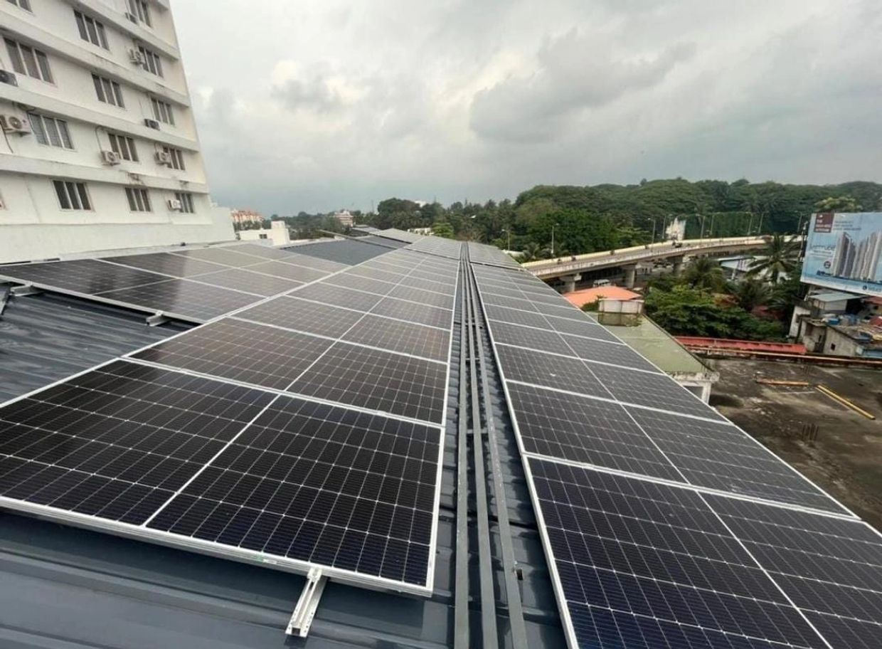commercial and residential rooftop solar installation