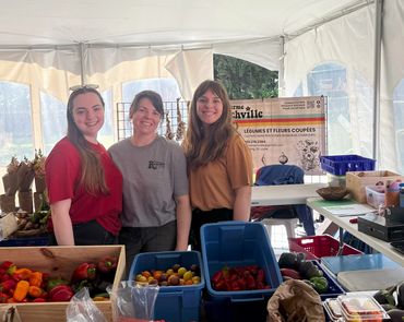 Emma, Marjorie et Marion au kiosque des Matinées gourmandes St-Hyacinthe