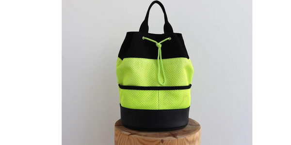 Material: Fabric
Color  : Customize
Type : Sports Bag




