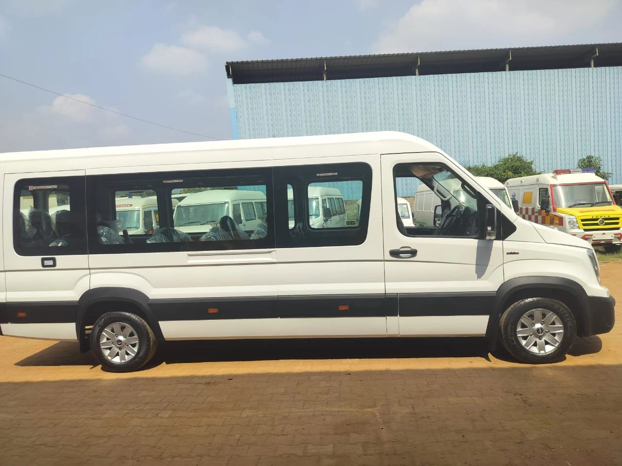 Rent Urbania 16+1 seater at affordable prices with experienced drivers..