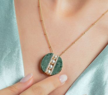 Fumul jewelry green marble, diamond, and pearl necklace have master craftsmanship handmade.