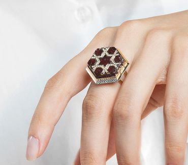 Fumul hexagonal red Levanto Rosso marble diamond ring has master craftsmanship handmade.