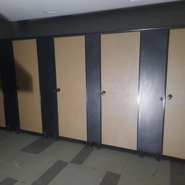 Partisi Toilet Bahan Phenolic Tebal 12MM