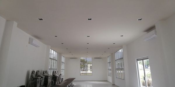 Ampliación de comedor existente. Tablaroca, pintura, iluminación, construcción general de inmueble,