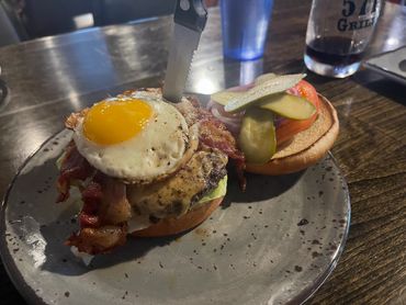 Hen Burger 571 Grill