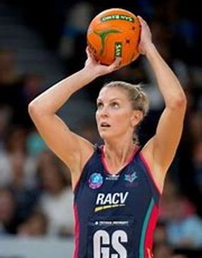 Netball player using sports psychology techniques