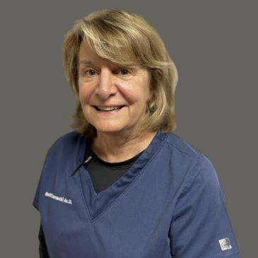 AUDIOLOGIST
Dr. Beth Czarnecki graduated from the University of Pittsburgh with her Master’s degre