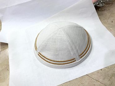 Kippot with discounts, kippot on sale, cheap kippot for weddings and bar mitzvah. custom kippot.