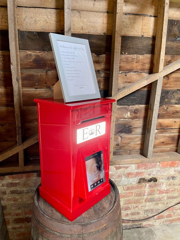 Red Selfie Post Box