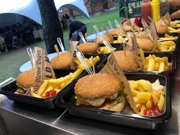 BELLY BUDDY food truck Angus jautienos mėsainiai burgeriai