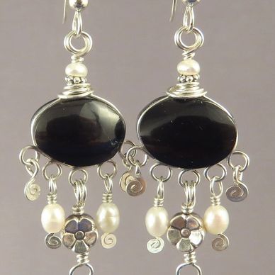 Unique handmade earrings with obsidian and fresh water pearls, by AlmaMia Jewelry.