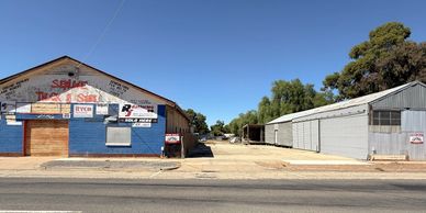 Two Very Large Sheds, One previously a truck workshop and the other a woolshed.
4084sqm with huge po