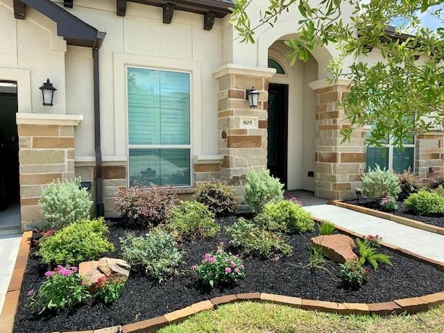 UNIVERSAL LANDSCAPE SERVICES INC logo