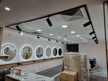 Hairdresser at the GAP renovation, LED lighting, Mirror lights