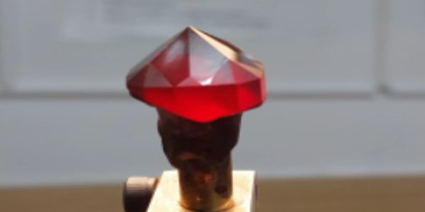 Dop stick with partly cut pavilion