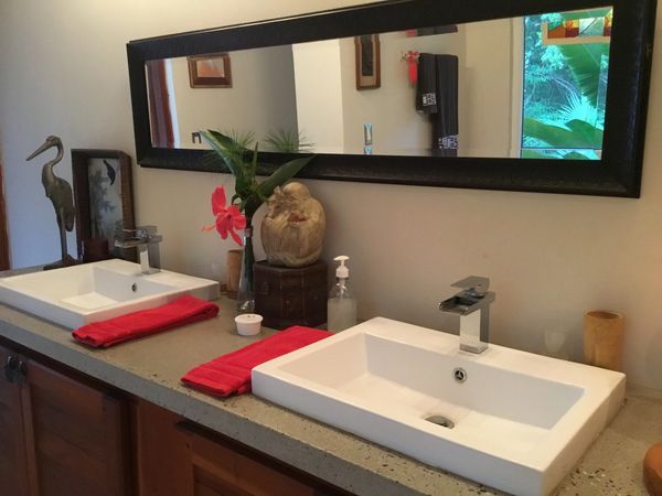 Dual sinks in master bath