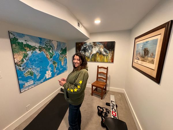✅ Professional Picture mounting on drywall in seattle WA